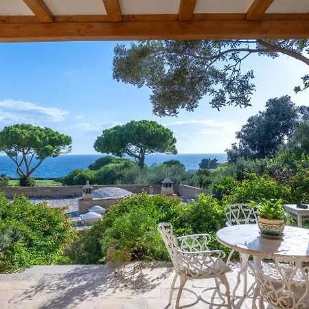 Seaside With Pool In Σπίτι διακοπών *